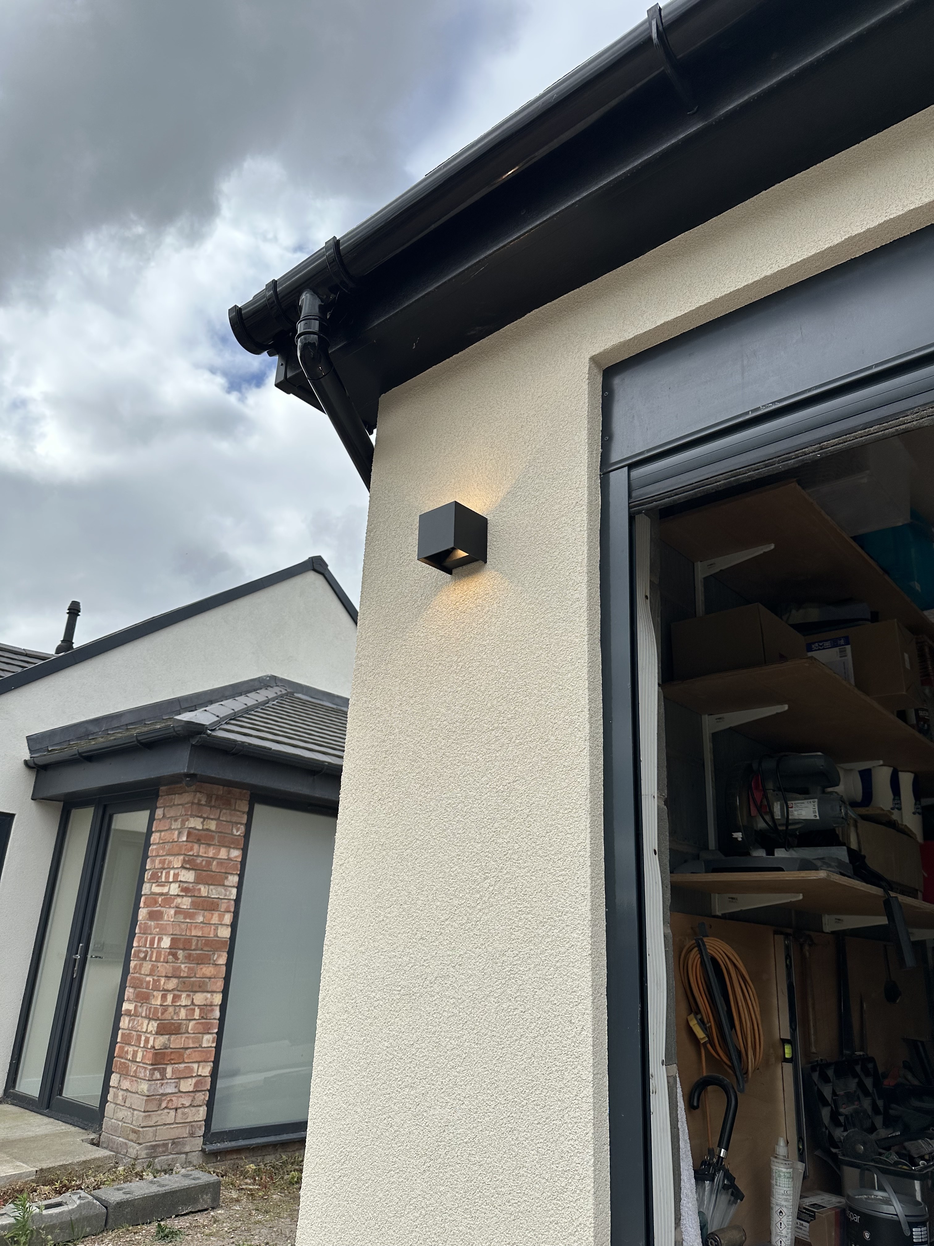 Exterior up-down wall light