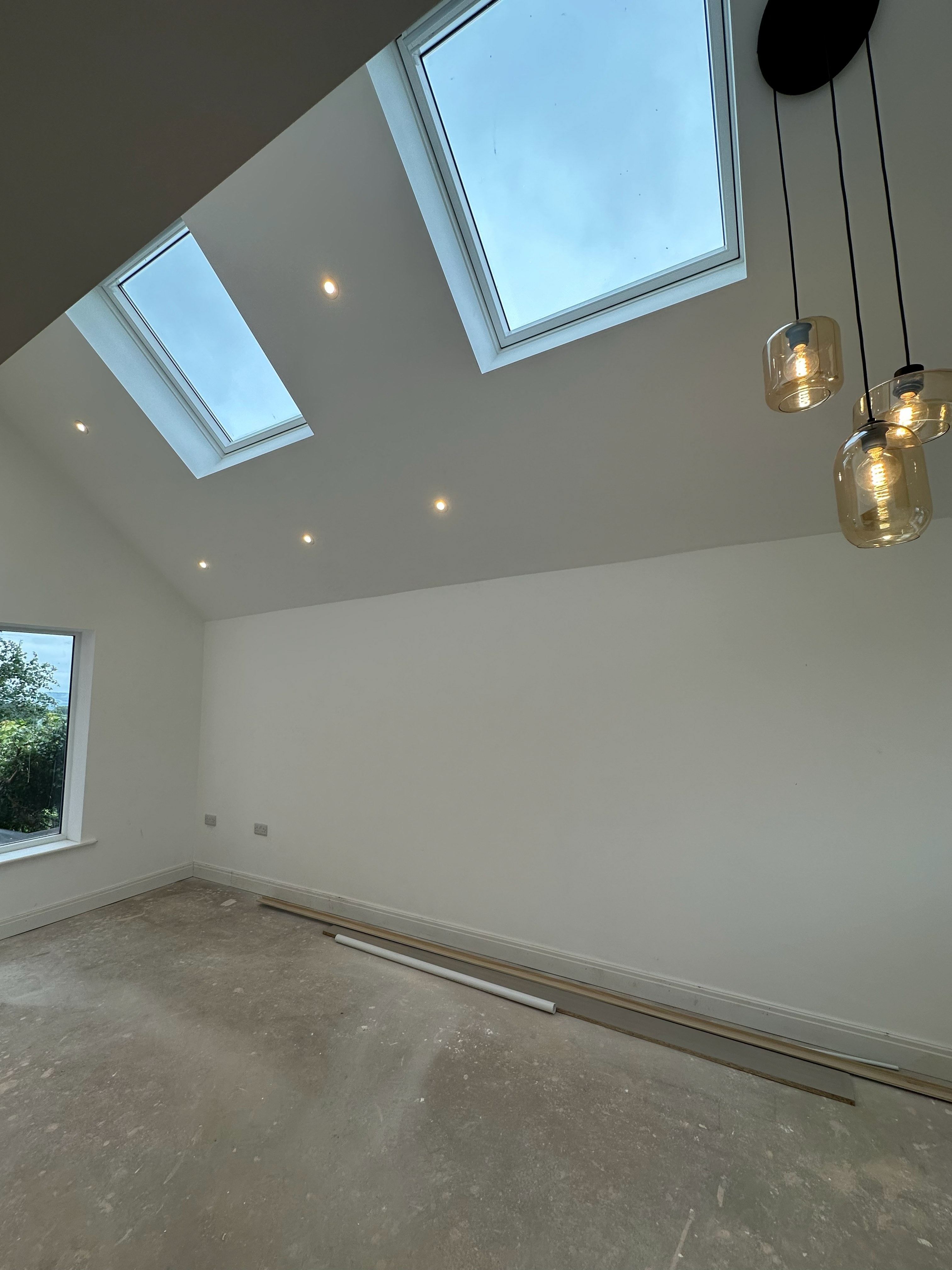 Extension with skylights and pendant lighting